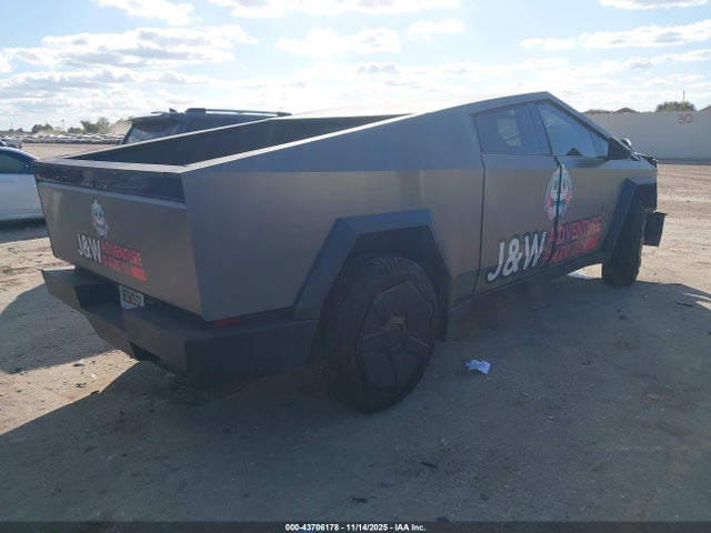 2025 TESLA CYBERTRUCK 7G2CEHED0SA076924 Photo 3