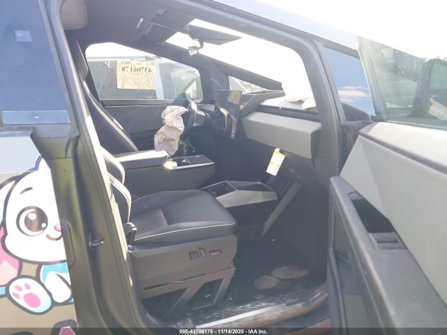 2025 TESLA CYBERTRUCK 7G2CEHED0SA076924 Photo 4