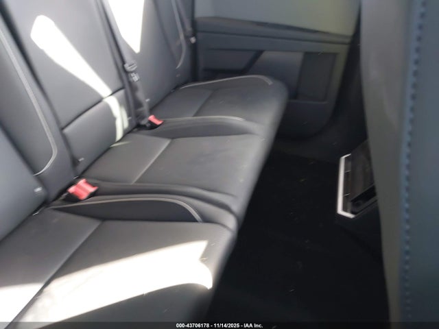 2025 TESLA CYBERTRUCK 7G2CEHED0SA076924 Photo 7