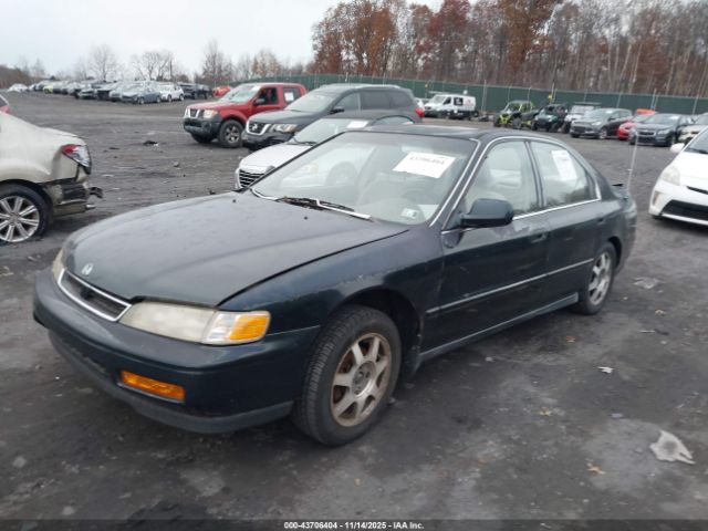 1995 HONDA ACCORD 1HGCD5652SA105431 Photo 1