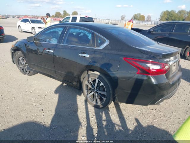 2017 NISSAN ALTIMA 1N4AL3AP8HC494701 Photo 2