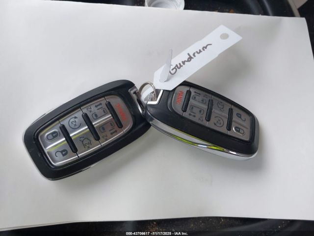 2017 CHRYSLER PACIFICA HYBRID 2C4RC1L79HR779137 Photo 10