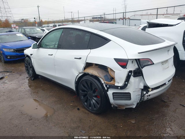2023 TESLA MODEL Y 7SAYGDEF6PF810928 Photo 2