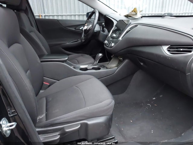 43706680 :رقم المزاد ، 1G1ZG5ST2LF098952 vin ، 2020 Chevrolet Malibu Fwd Rs مزاد بيع