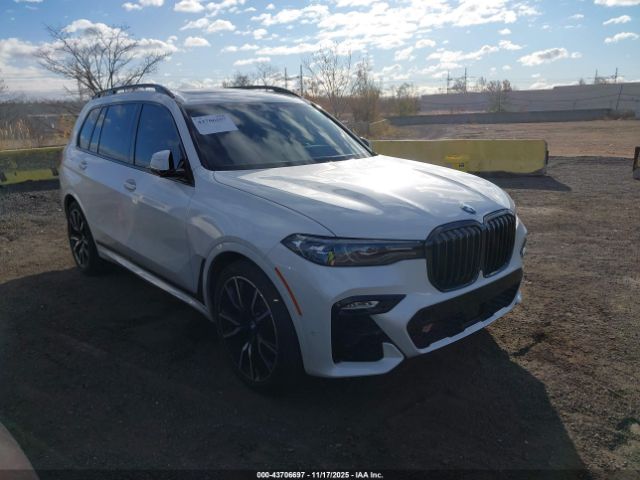 2022 BMW X7 5UXCW2C02N9M47322