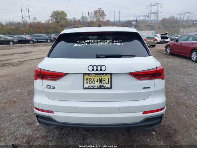 2025 Audi Q3 Premium 45 Tfsi S Line Quattro Tiptronic მანქანა იყიდება აუქციონზე, vin: WA1EECF33S1038727, აუქციონის ნომერი: 43706704