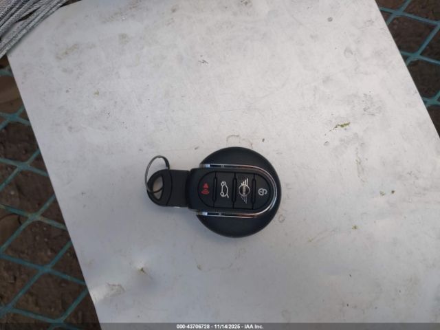 2021 MINI CLUBMAN WMWXJ1C00M2N85909 Photo 10