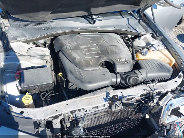 Chrysler 300 2014 2C3CCAAG1EH136294 Image 10