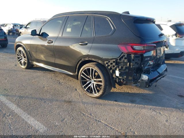 2022 BMW X5 5UXCR6C06N9N11702 Photo 2