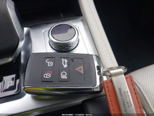 2023 JAGUAR F-PACE SADCJ2EX9PA716593 Photo 10