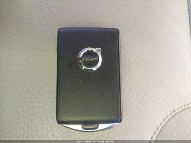 2016 VOLVO XC90 YV4A22PK9G1073791 Photo 10