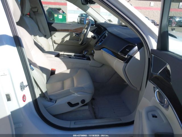 2016 VOLVO XC90 YV4A22PK9G1073791 Photo 4