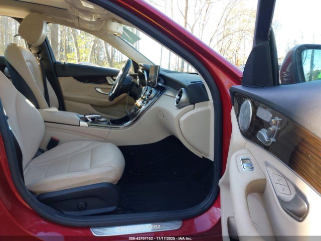 2017 MERCEDES-BENZ C 300 55SWF4KB9HU213040 Photo 4