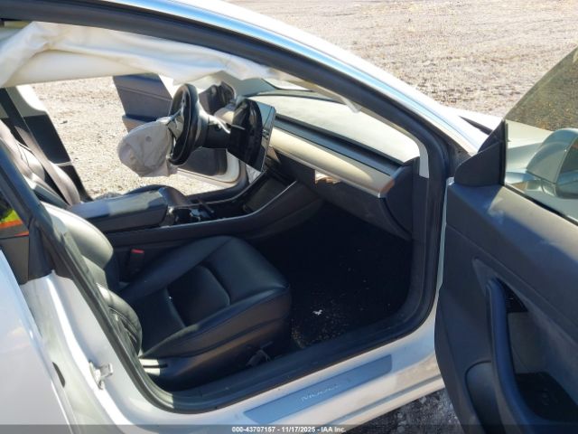 2019 TESLA MODEL 3 5YJ3E1EA1KF436253 Photo 4