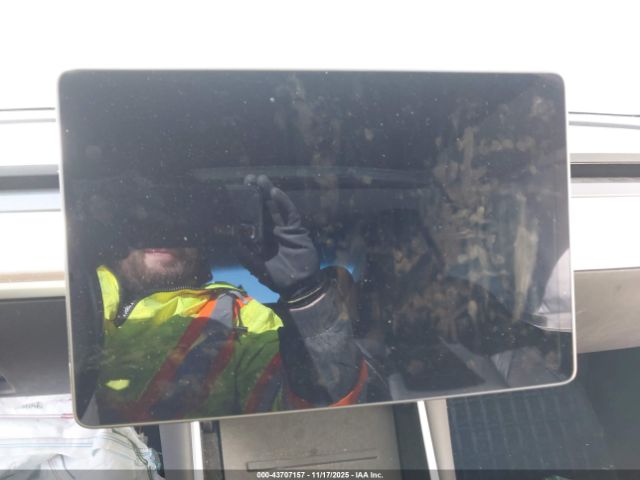 2019 TESLA MODEL 3 5YJ3E1EA1KF436253 Photo 6