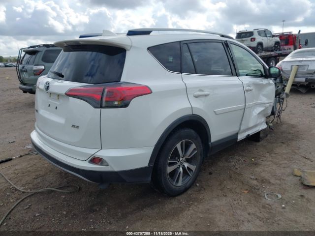 2018 TOYOTA RAV4 JTMWFREV0JJ164636 Photo 3