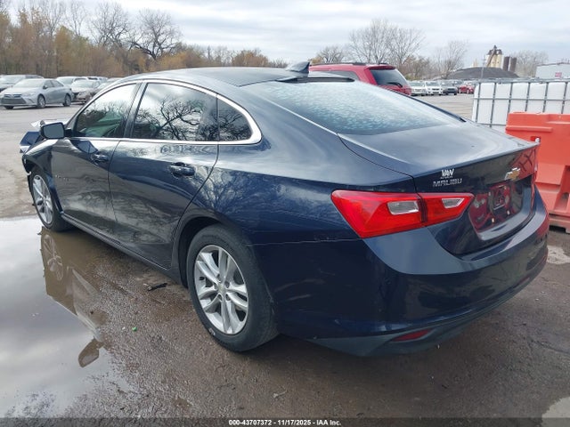 2016 CHEVROLET MALIBU 1G1ZE5ST6GF315964 Photo 2