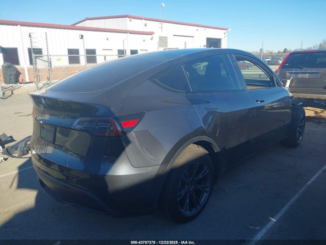2025 TESLA MODEL Y 7SAYGDED4SA357882 Photo 3