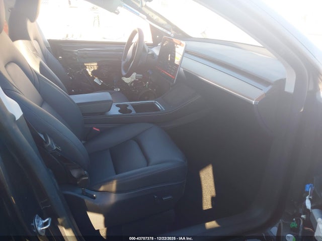 2025 TESLA MODEL Y 7SAYGDED4SA357882 Photo 4