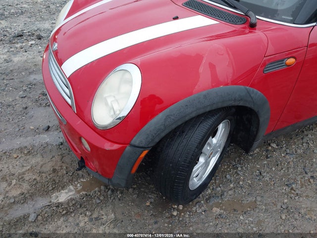 2006 MINI COOPER WMWRC33566TK71463 Photo 5