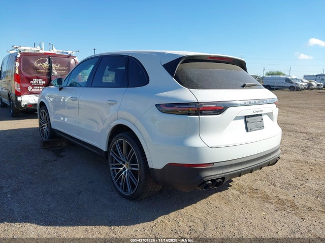 2022 PORSCHE CAYENNE WP1AA2AY8NDA07746 Photo 2