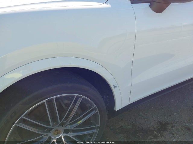 2022 PORSCHE CAYENNE WP1AA2AY8NDA07746 Photo 5