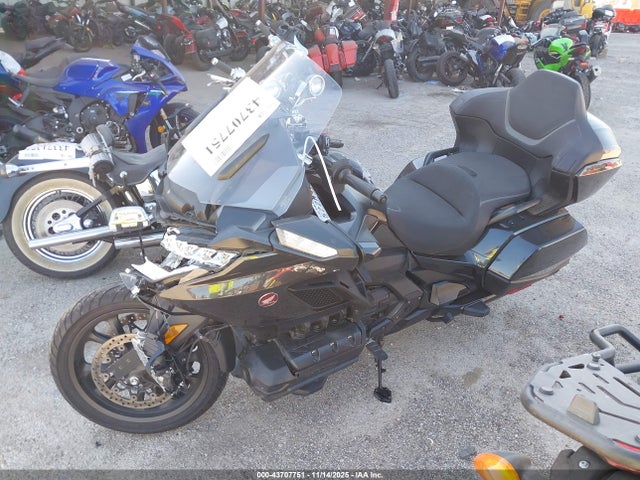 2021 HONDA GL1800 JH2SC795XMK300587 Photo 1