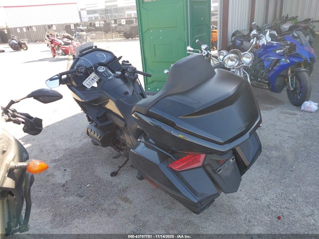 2021 HONDA GL1800 JH2SC795XMK300587 Photo 2