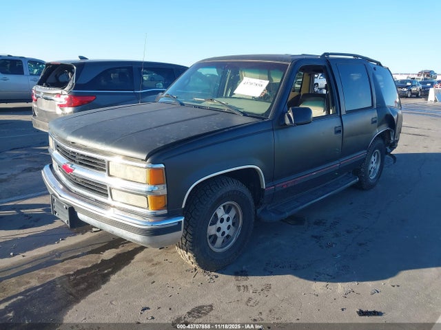 43707858 :رقم المزاد ، 1GNEC13K3SJ403068 vin ، 1995 Chevrolet Tahoe C1500 مزاد بيع