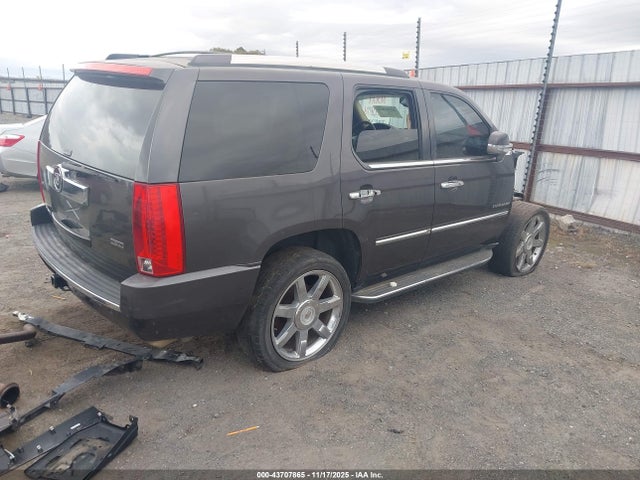 2010 CADILLAC ESCALADE 1GYUKBEF8AR260285 Photo 3