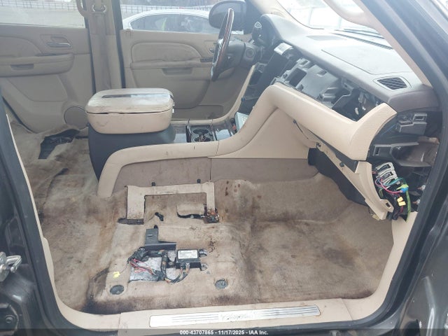 2010 CADILLAC ESCALADE 1GYUKBEF8AR260285 Photo 4
