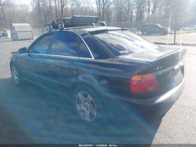 1998 AUDI A4 WAUED68D0WA000228 Photo 2