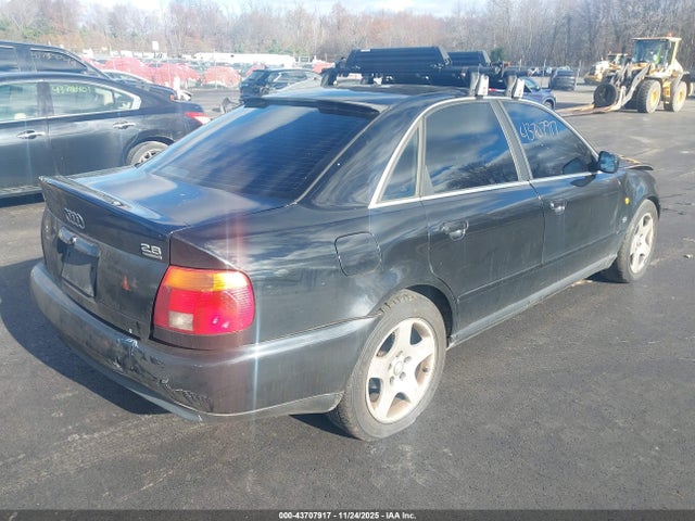 1998 AUDI A4 WAUED68D0WA000228 Photo 3
