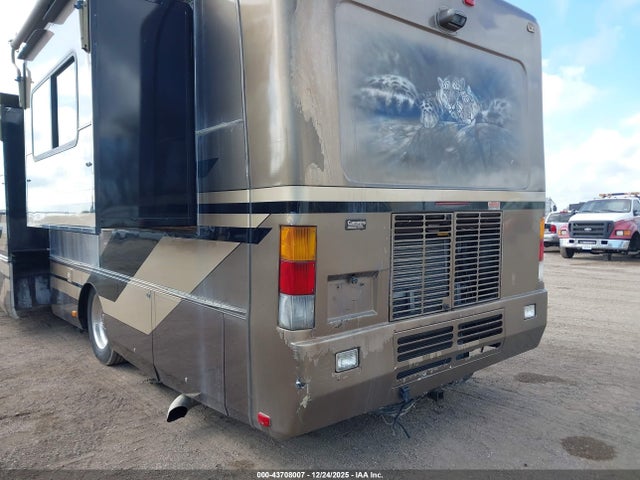 43708007 :رقم المزاد ، 1RFB3464833021160 vin ، 2003 Roadmaster Rail Magnum S-series Blue Streak مزاد بيع