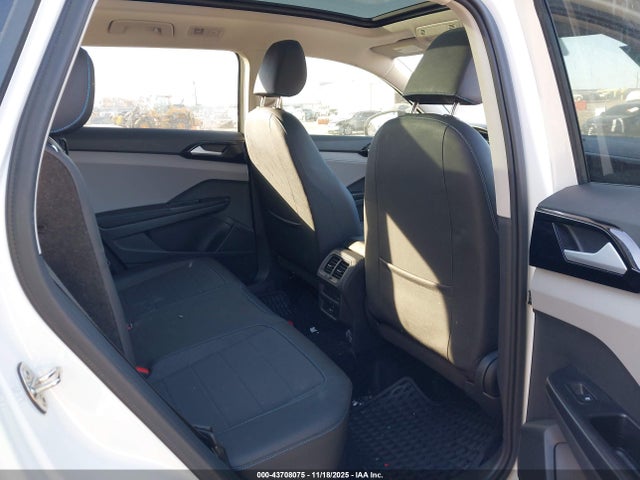 Продаж на аукціоні авто 2024 Volkswagen Taos 1.5t Se Black, vin: 3VVJX7B20RM121405, номер лоту: 43708075