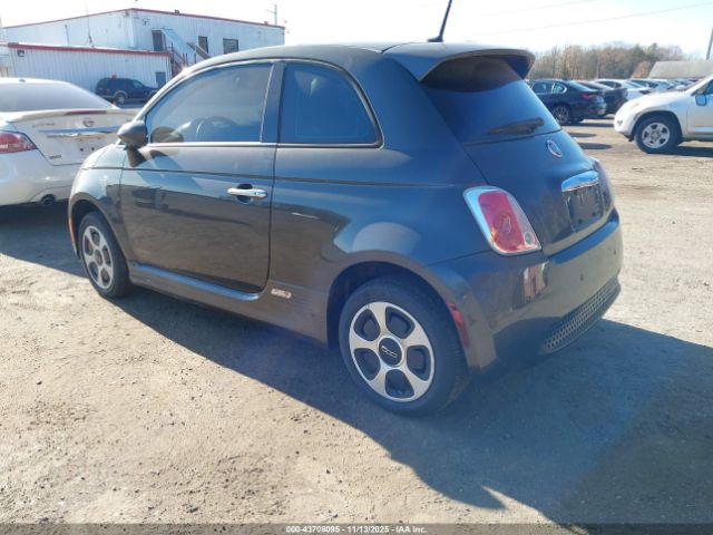 2015 FIAT 500E 3C3CFFGE2FT741282 Photo 2