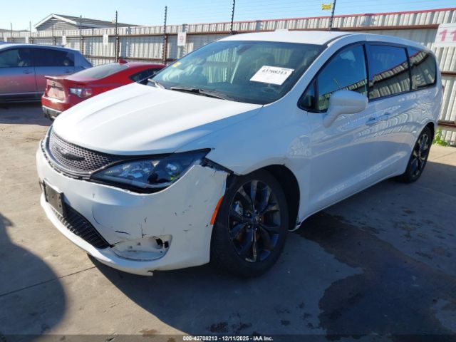 2019 CHRYSLER PACIFICA 2C4RC1FG4KR633201 Photo 1