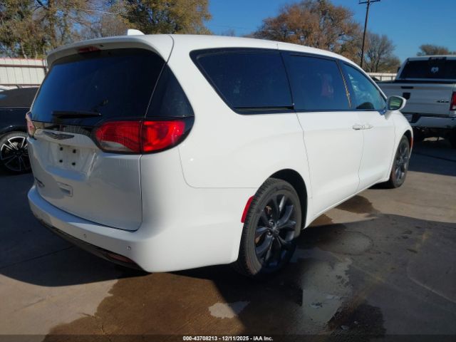 2019 CHRYSLER PACIFICA 2C4RC1FG4KR633201 Photo 3