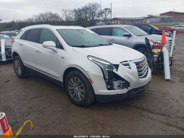 2017 CADILLAC XT5 1GYKNBRS5HZ114703 Photo 0