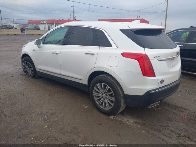 2017 CADILLAC XT5 1GYKNBRS5HZ114703 Photo 2