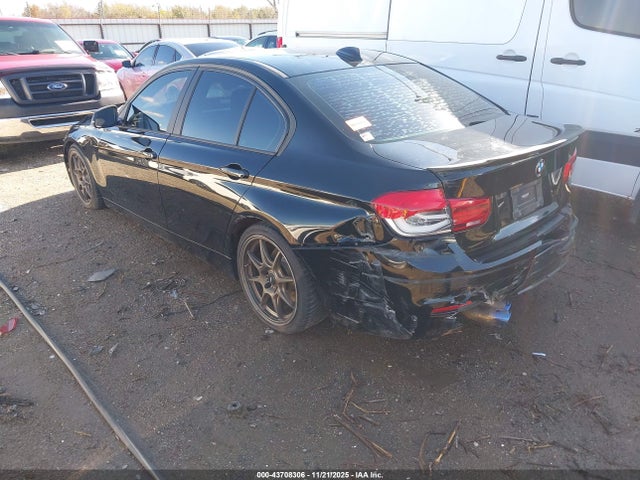 2016 BMW 320I WBA8A9C54GK619000 Photo 2