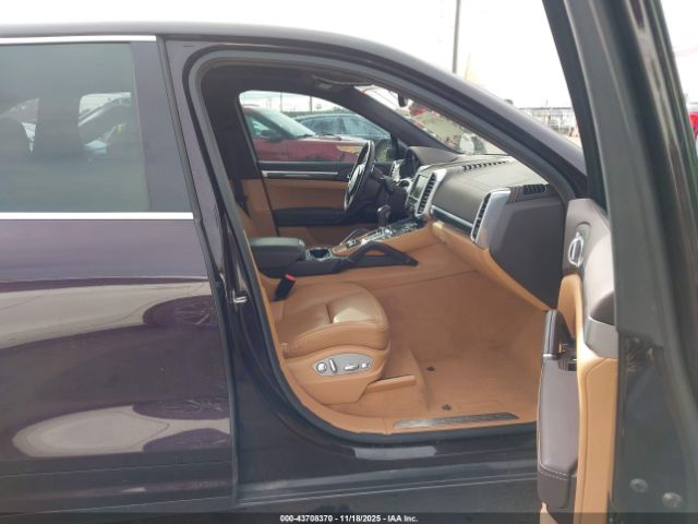 2011 PORSCHE CAYENNE WP1AC2A27BLA87757 Photo 4