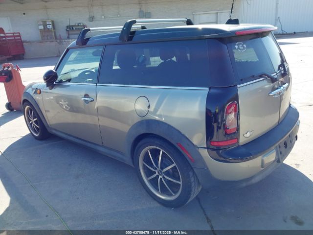 2008 MINI COOPER CLUBMAN WMWML33578TN67797 Photo 2