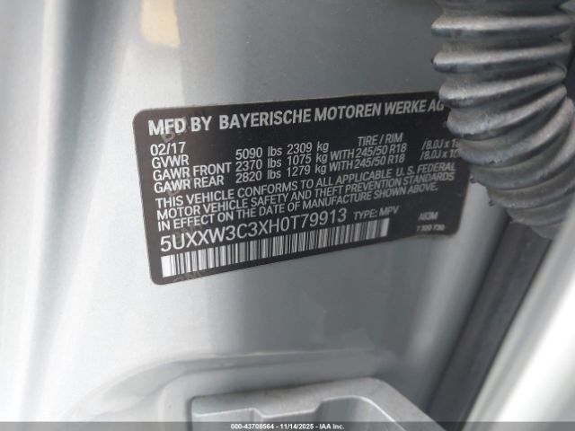 2017 BMW X4 5UXXW3C3XH0T79913 Photo 8