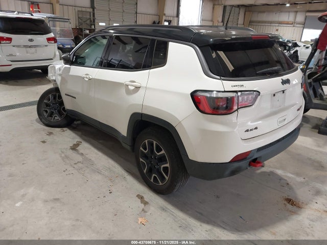 2019 JEEP COMPASS 3C4NJDDB7KT669121 Photo 2