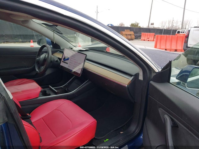 2019 TESLA MODEL 3 5YJ3E1EB9KF359446 Photo 4