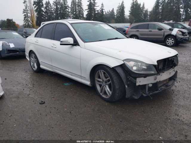 2014 MERCEDES-BENZ C 300 WDDGF8AB7EA950312