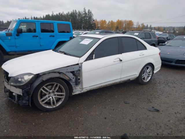 2014 MERCEDES-BENZ C 300 WDDGF8AB7EA950312 Photo 1