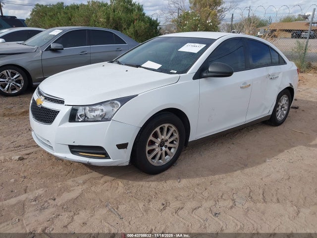 1G1PA5SHXE7474668 Chevrolet Cruze Ls Auto
