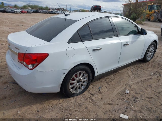 1G1PA5SHXE7474668 Chevrolet Cruze Ls Auto